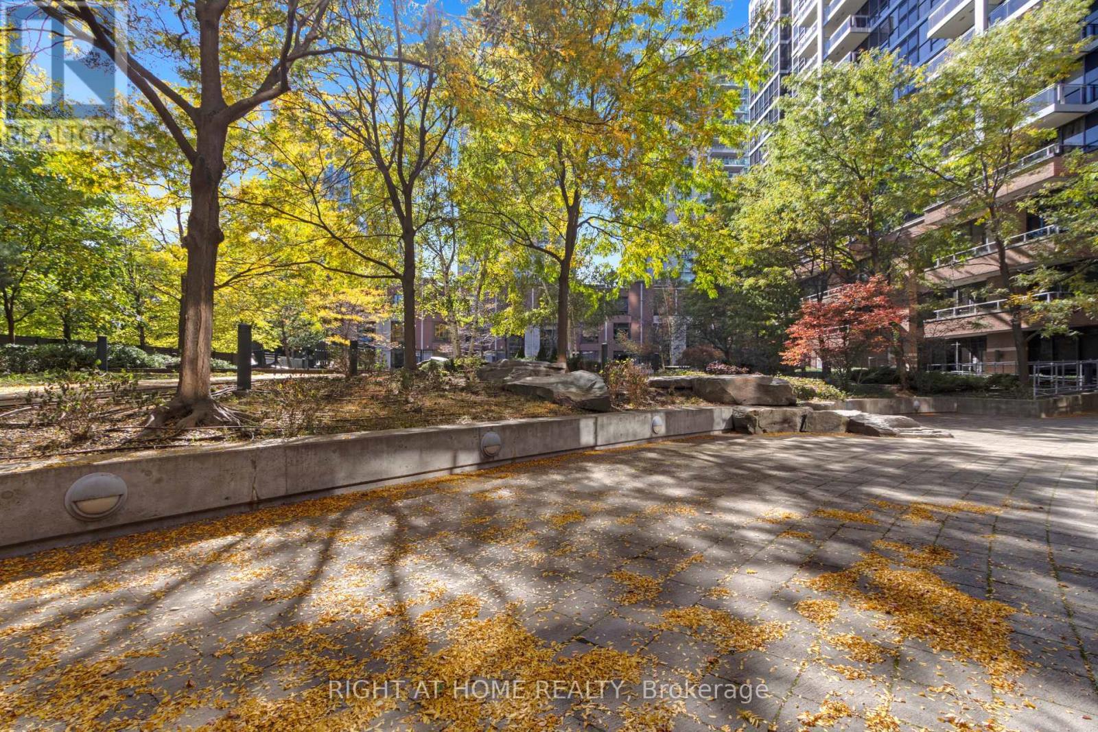904 - 23 Sheppard Avenue E Property Photo 24