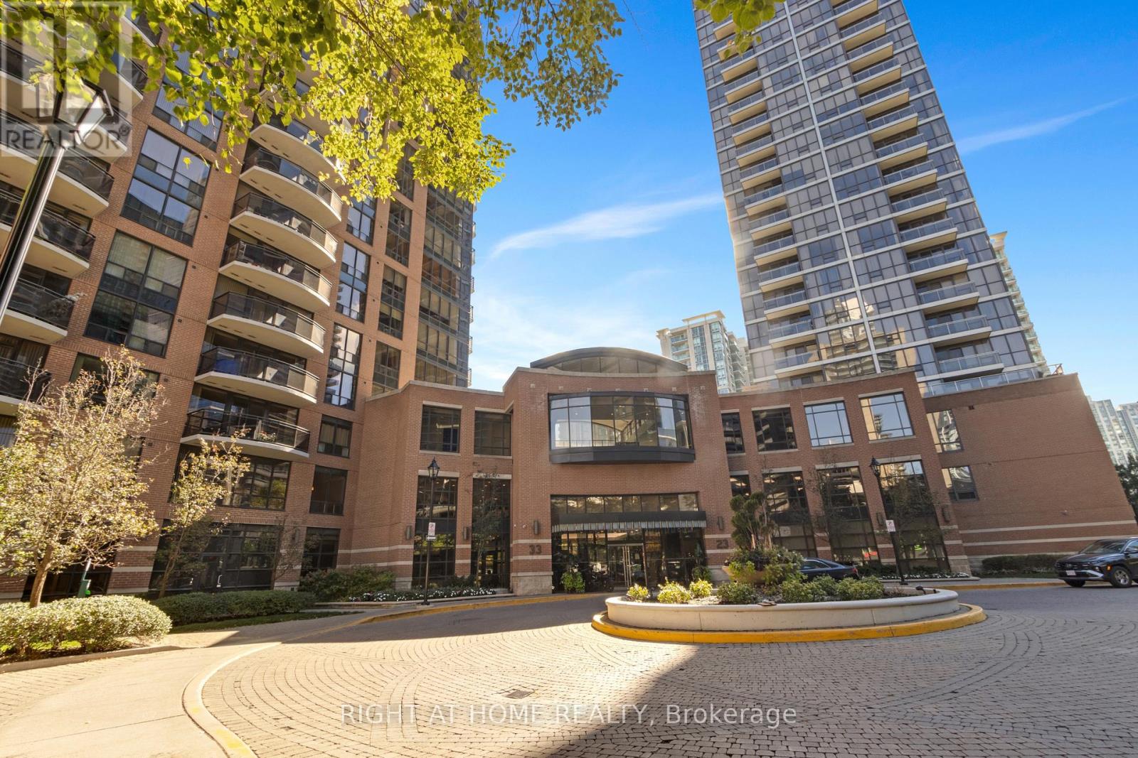 904 - 23 Sheppard Avenue E Property Photo 28