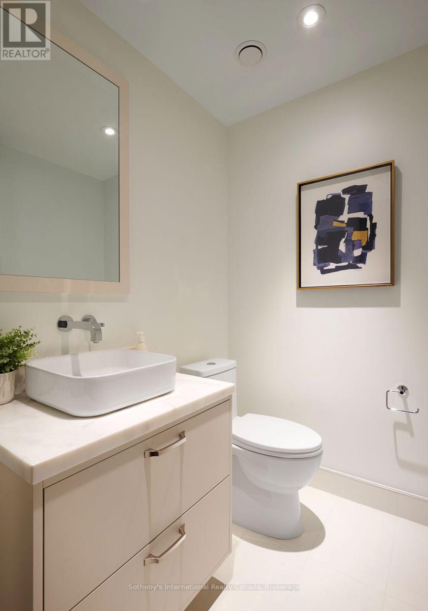 411 - 455 Wellington Street W Property Photo 8
