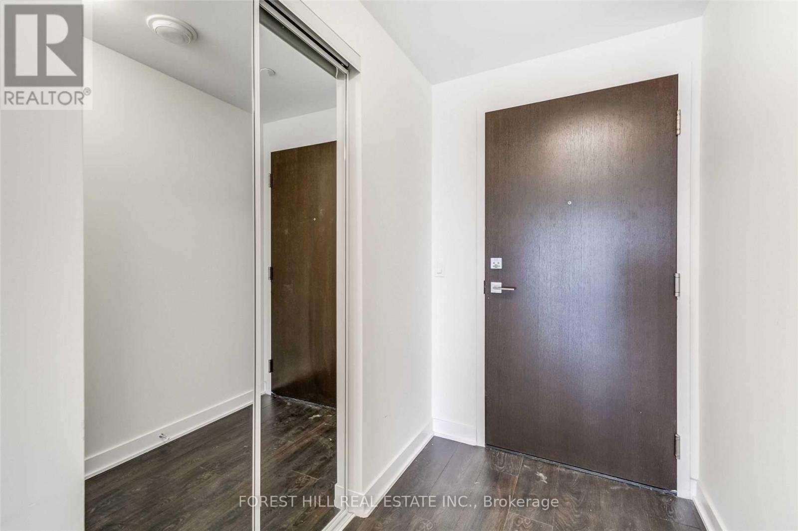 4201 - 2221 Yonge Street Property Photo 3