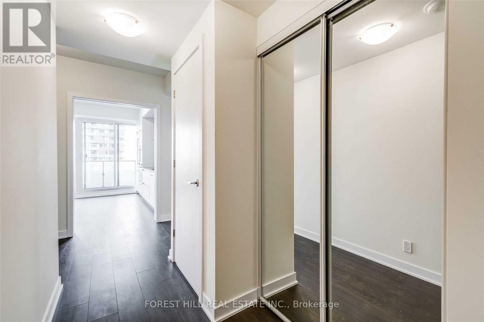 4201 - 2221 Yonge Street Property Photo 4