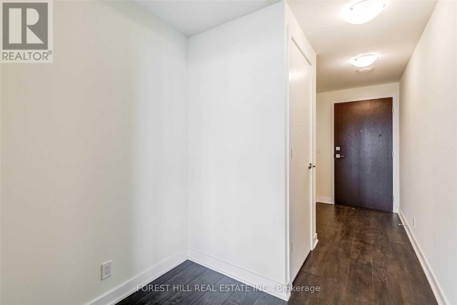 4201 - 2221 Yonge Street Property Photo 6