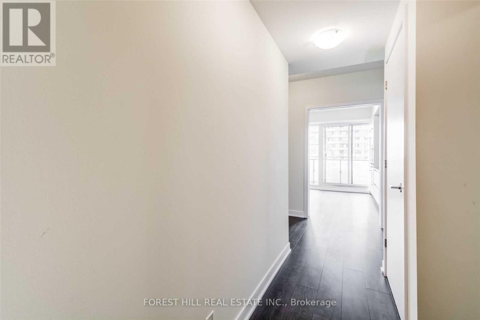 4201 - 2221 Yonge Street Property Photo 7