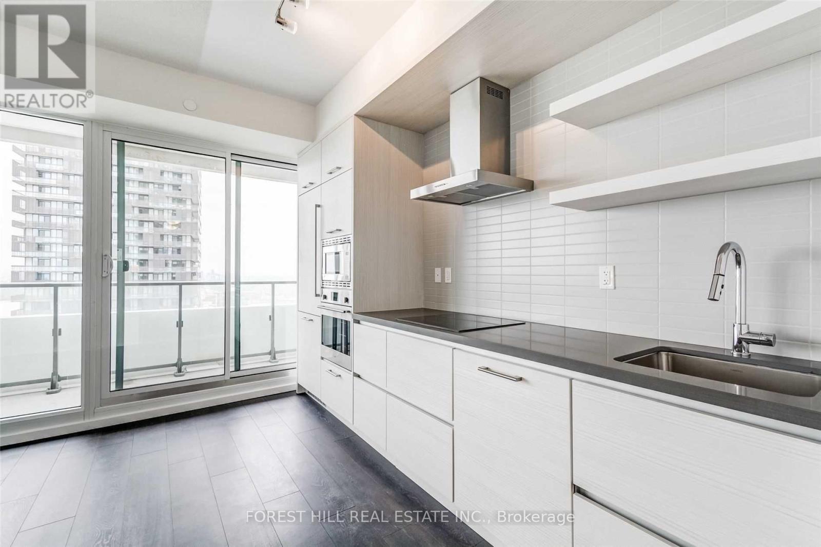 4201 - 2221 Yonge Street Property Photo 8