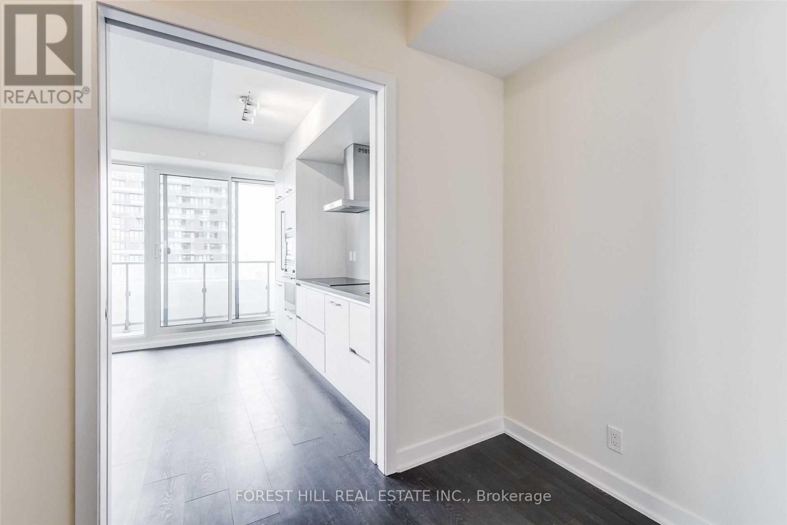 4201 - 2221 Yonge Street Property Photo 12