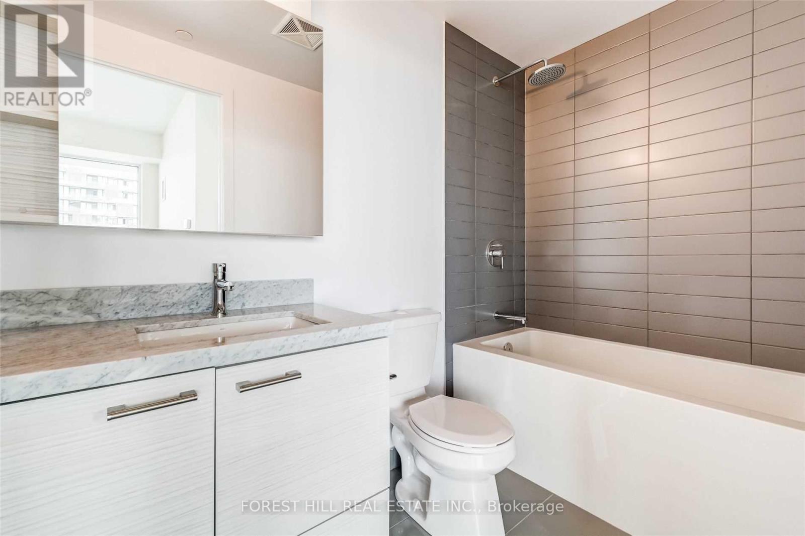 4201 - 2221 Yonge Street Property Photo 17
