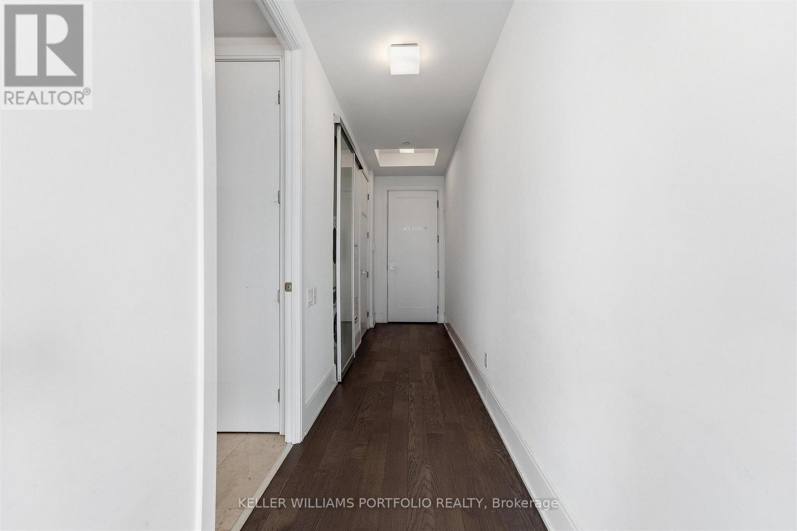 5305 - 50 Charles Street E Property Photo 6