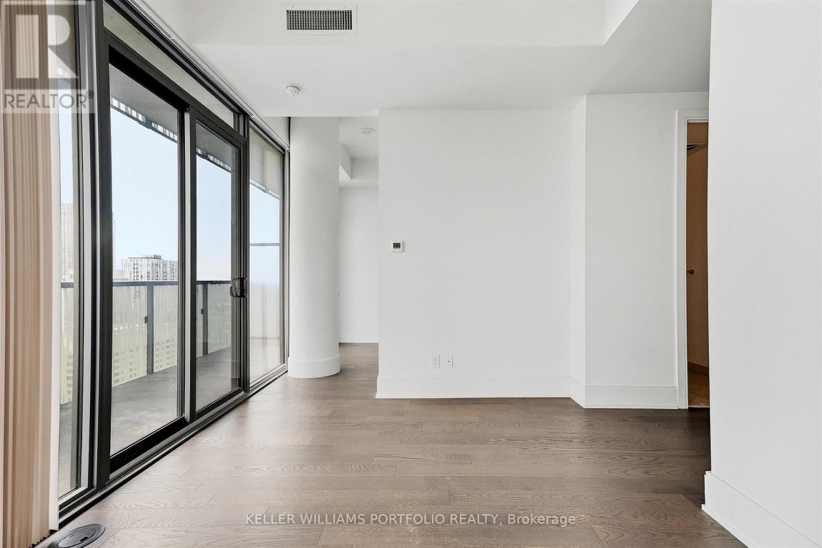 5305 - 50 Charles Street E Property Photo 12