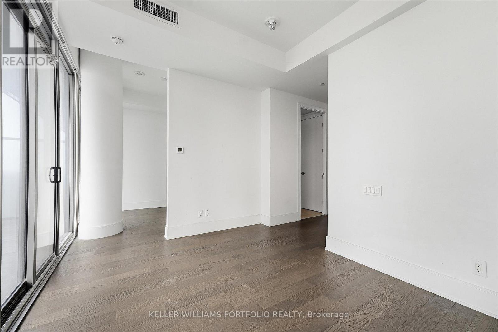 5305 - 50 Charles Street E Property Photo 13