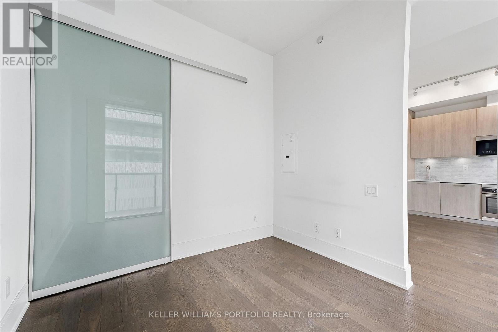 5305 - 50 Charles Street E Property Photo 16