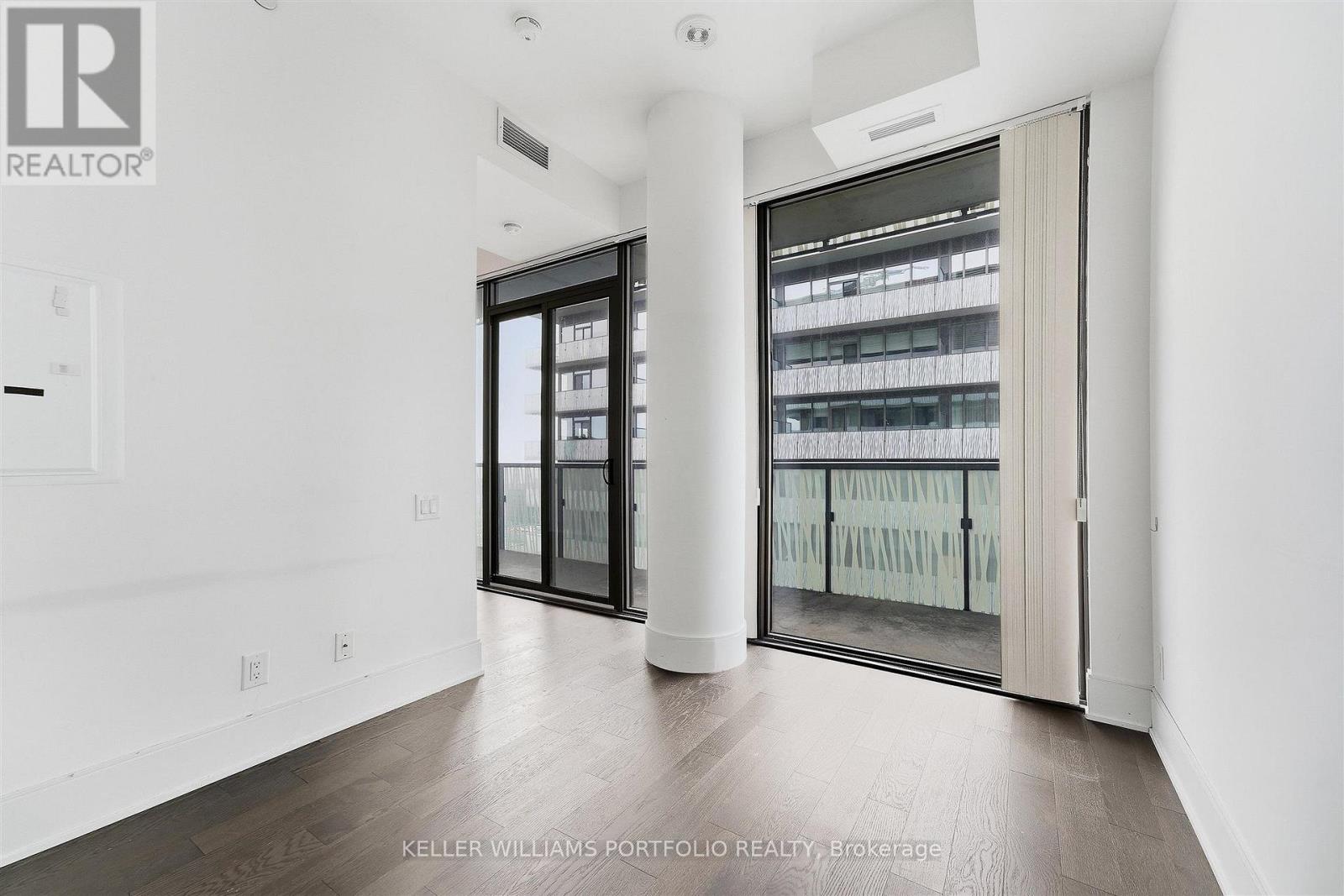 5305 - 50 Charles Street E Property Photo 18