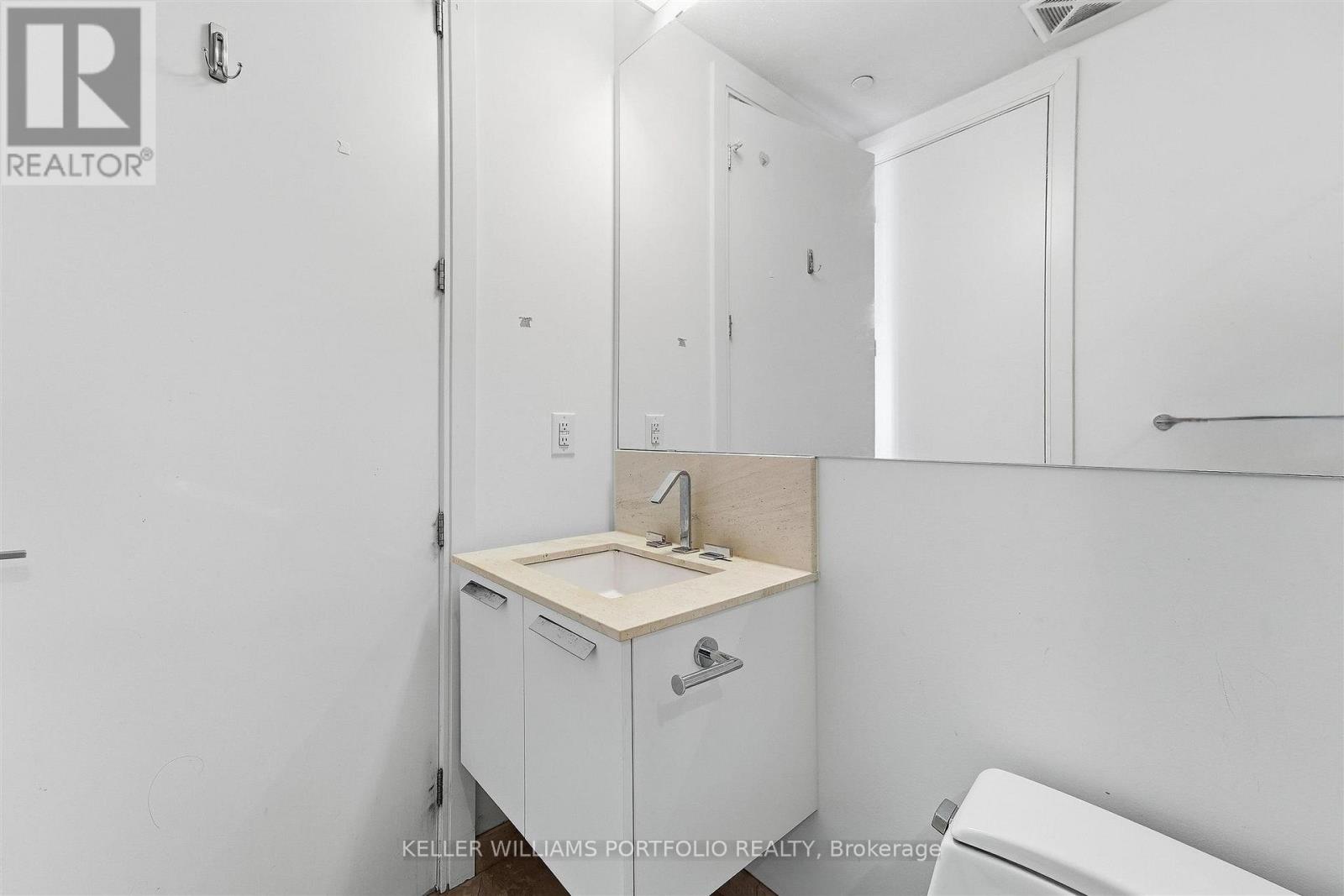 5305 - 50 Charles Street E Property Photo 20