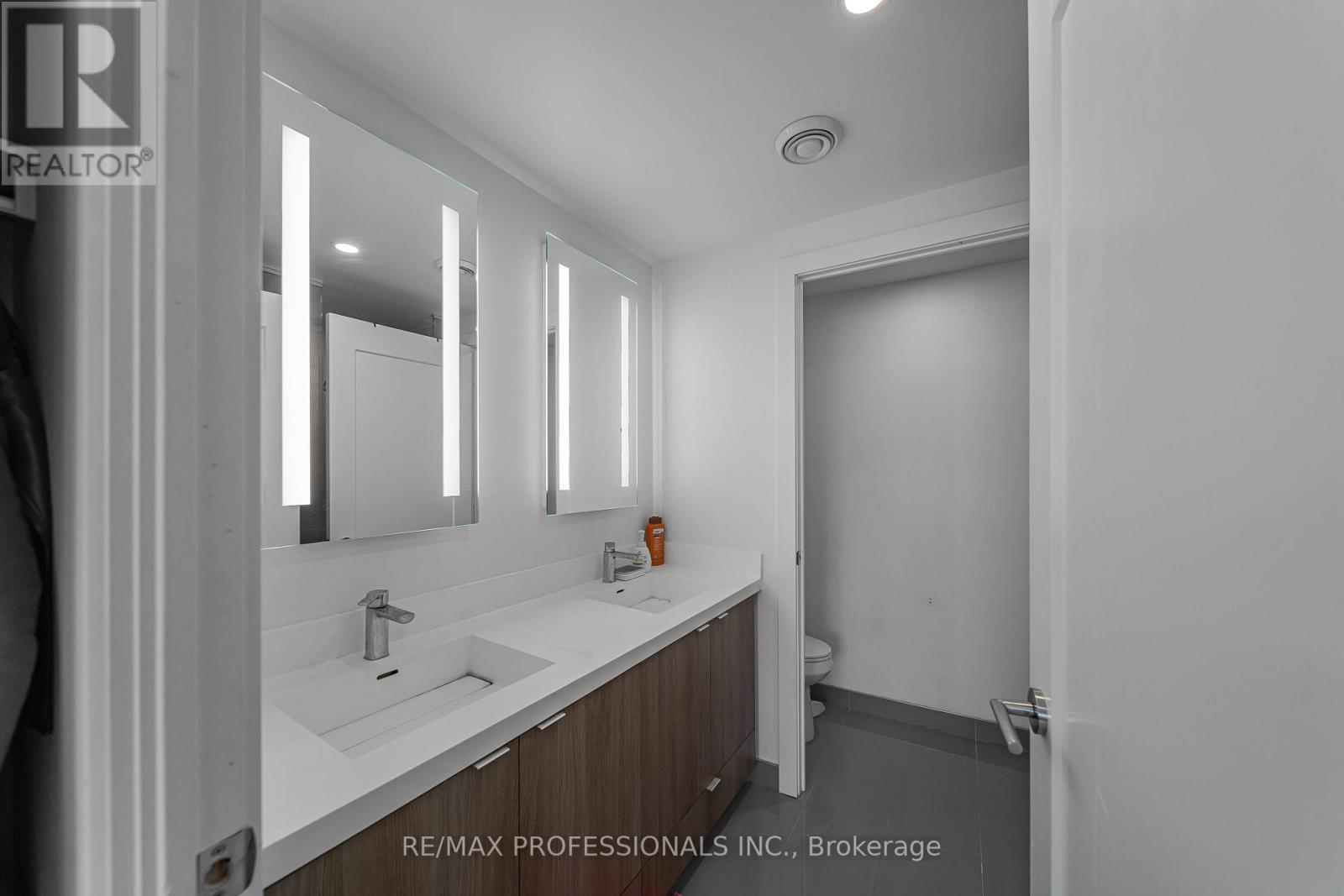 407 - 30 Inn The Park Drive Property Photo 21