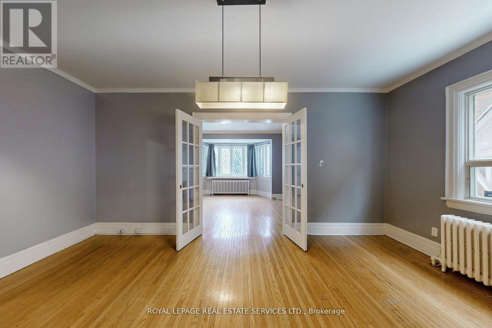 89 Oriole Parkway Property Photo 4