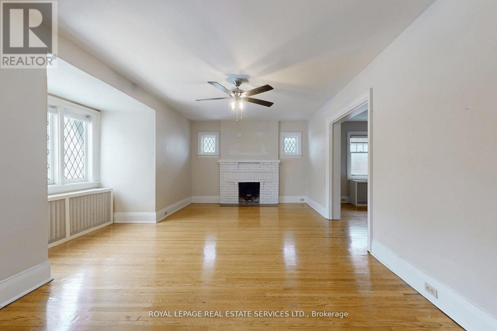 89 Oriole Parkway Property Photo 14