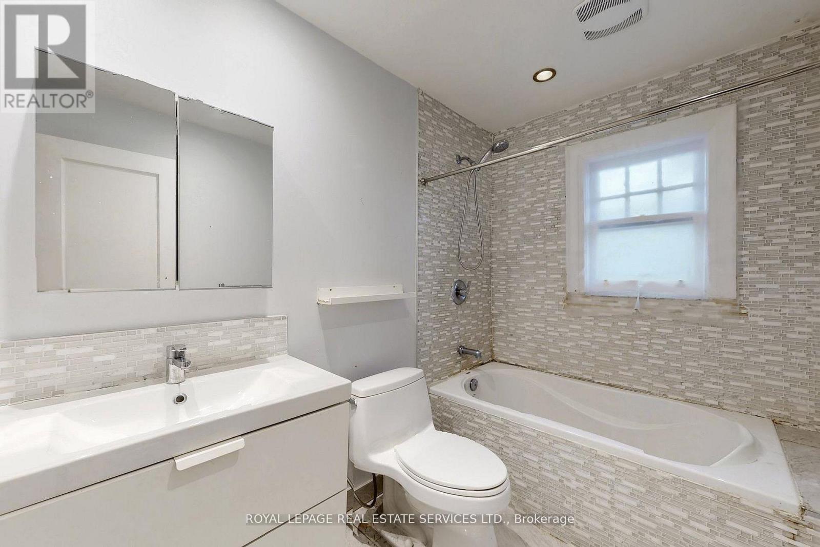 89 Oriole Parkway Property Photo 26