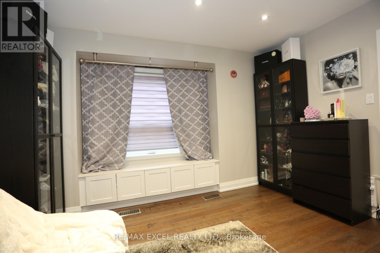 16 Aldenham Crescent Property Photo 6