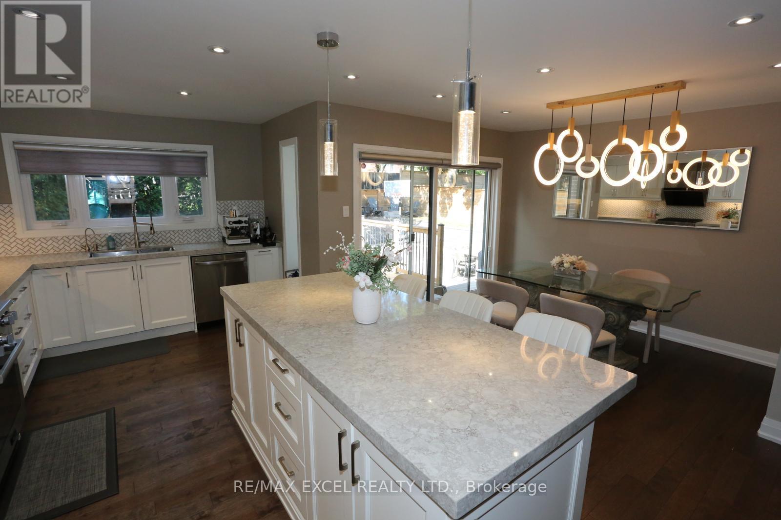 16 Aldenham Crescent Property Photo 9