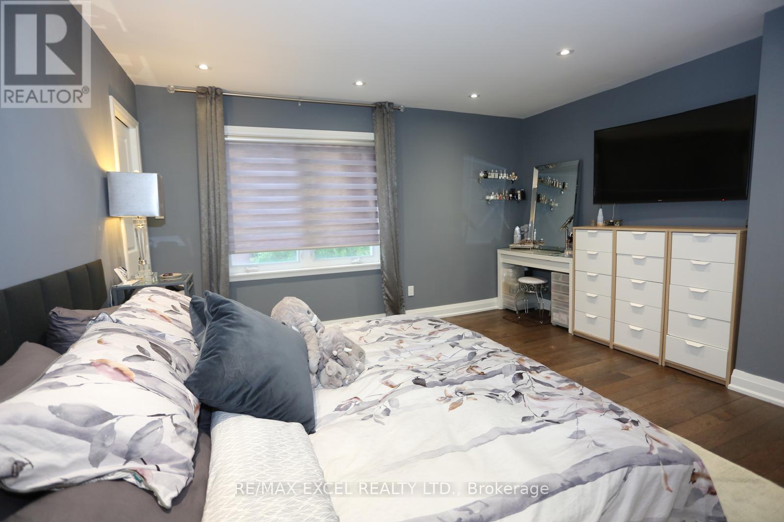 16 Aldenham Crescent Property Photo 13