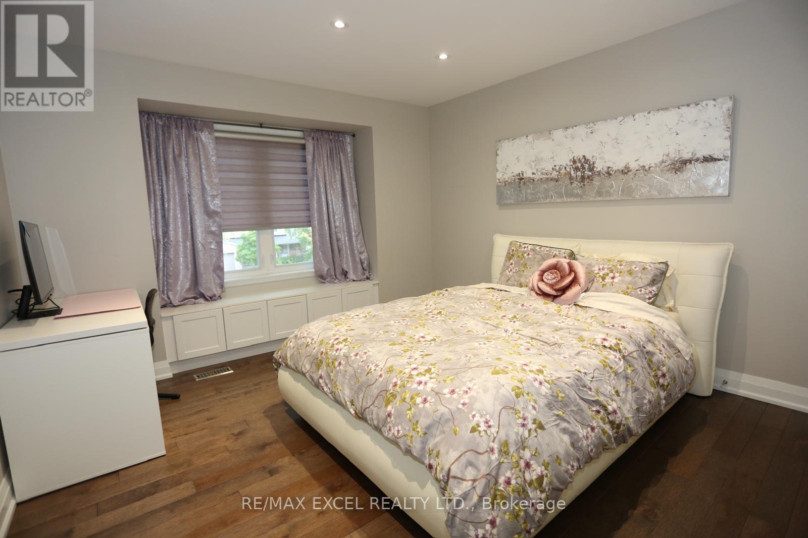 16 Aldenham Crescent Property Photo 14