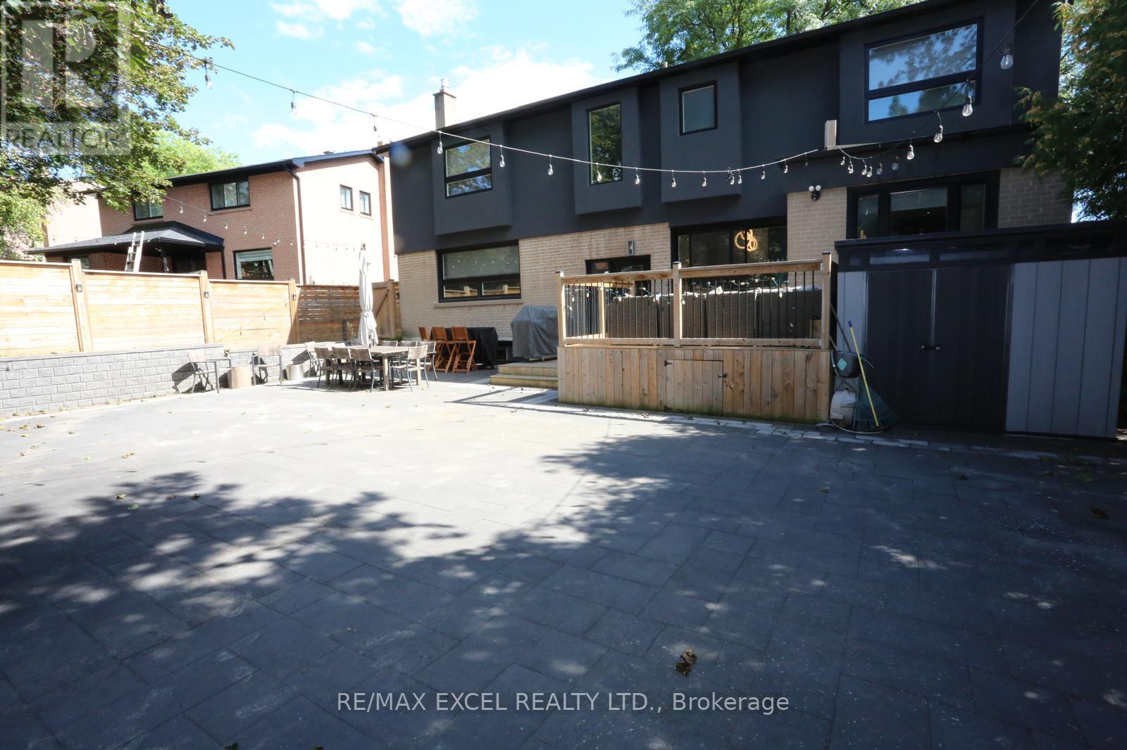 16 Aldenham Crescent Property Photo 29