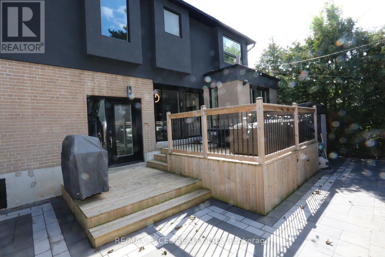 16 Aldenham Crescent Property Photo 32