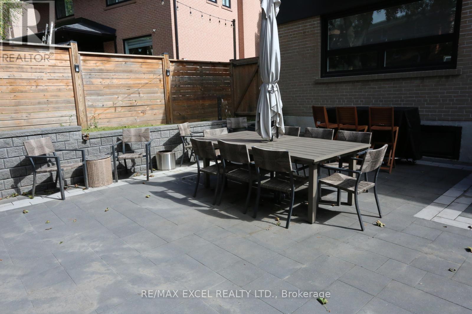 16 Aldenham Crescent Property Photo 33