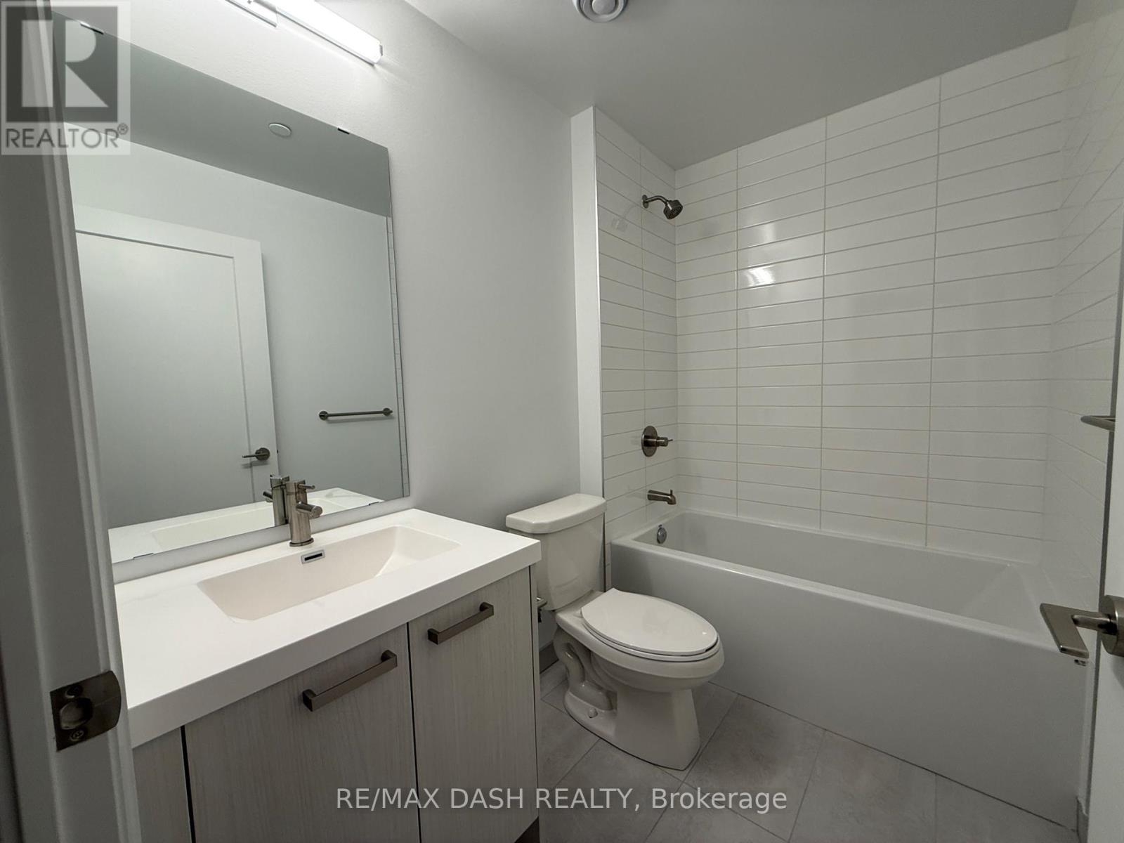 1906 - 20 Soudan Avenue Property Photo 8