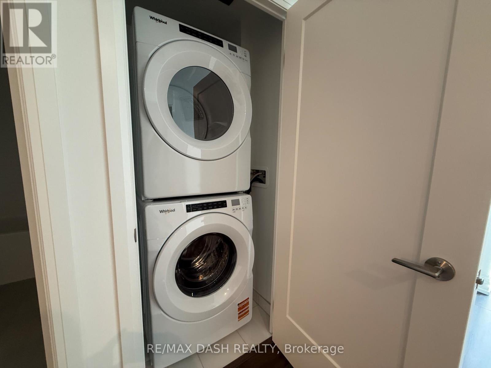 1004 - 20 Soudan Avenue Property Photo 10