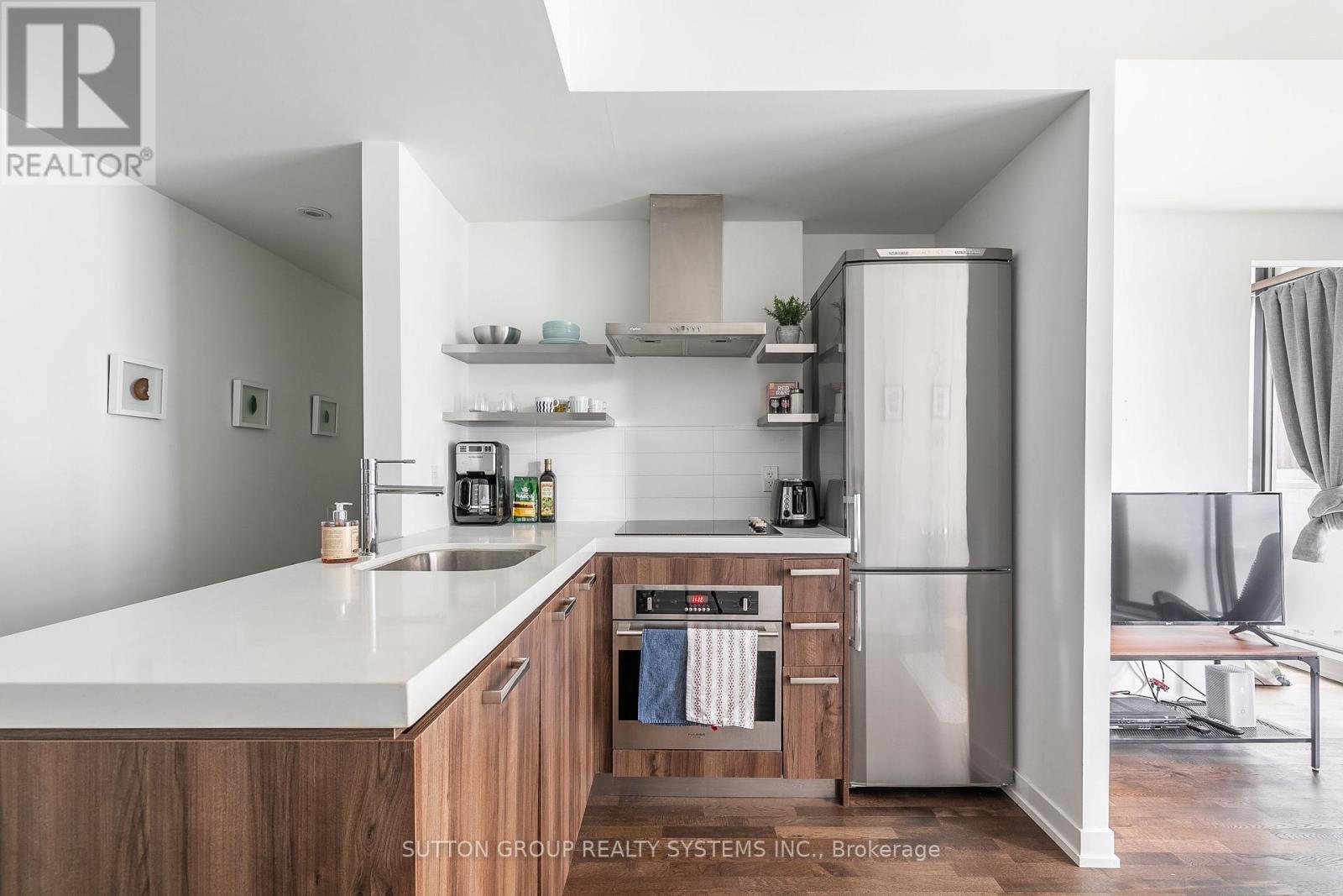 535 - 461 Adelaide Street W Property Photo 4
