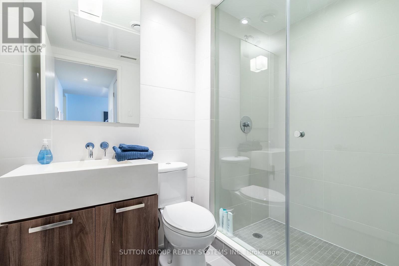 535 - 461 Adelaide Street W Property Photo 12