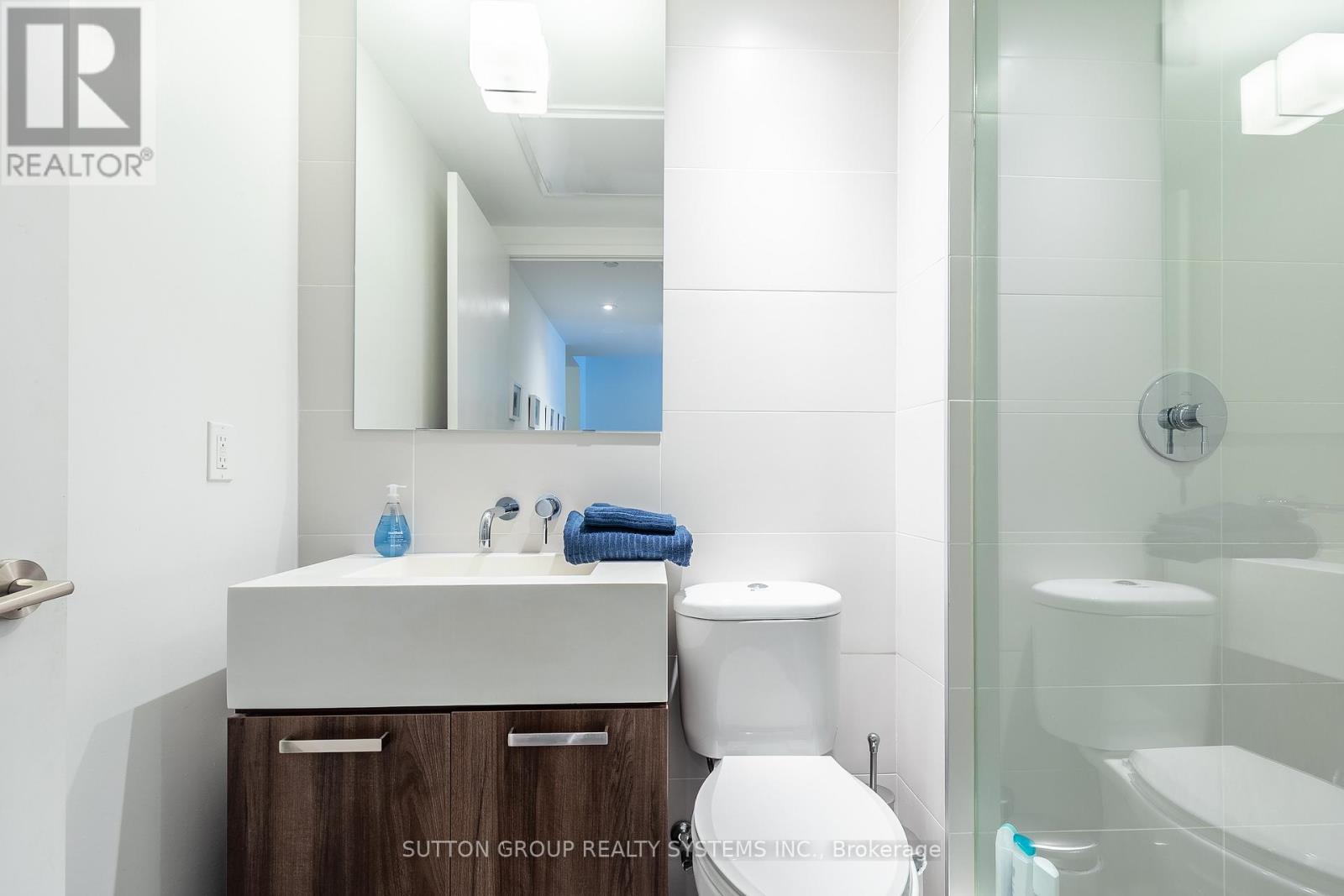 535 - 461 Adelaide Street W Property Photo 13