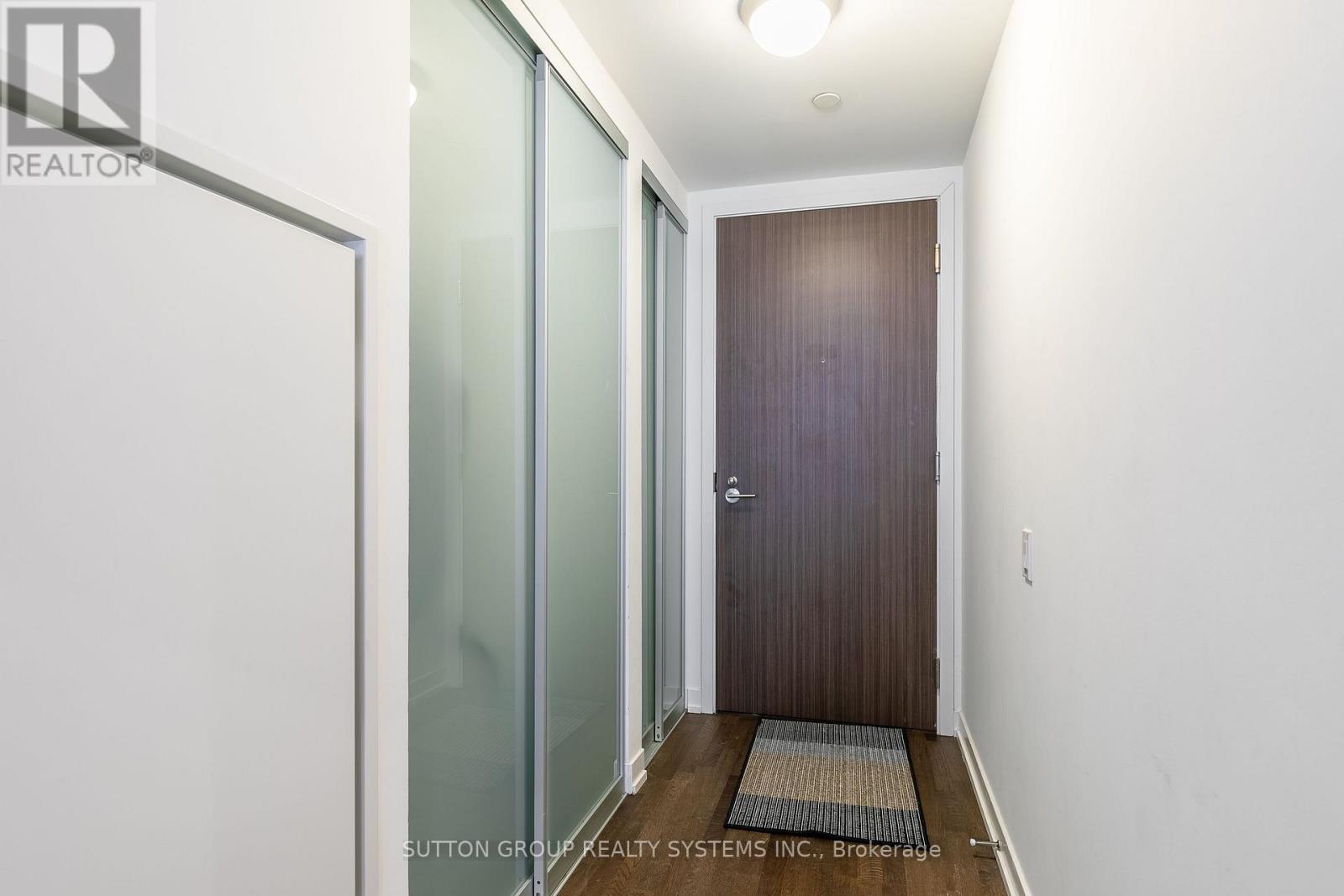 535 - 461 Adelaide Street W Property Photo 15