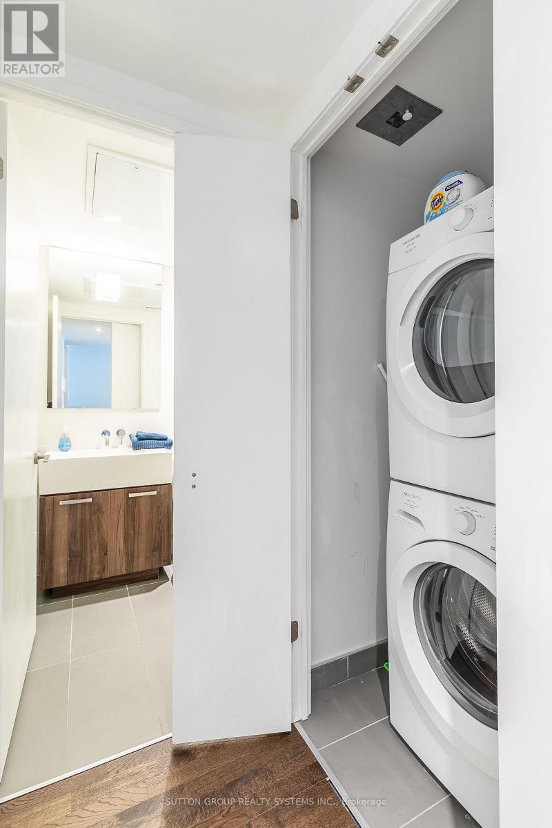 535 - 461 Adelaide Street W Property Photo 19