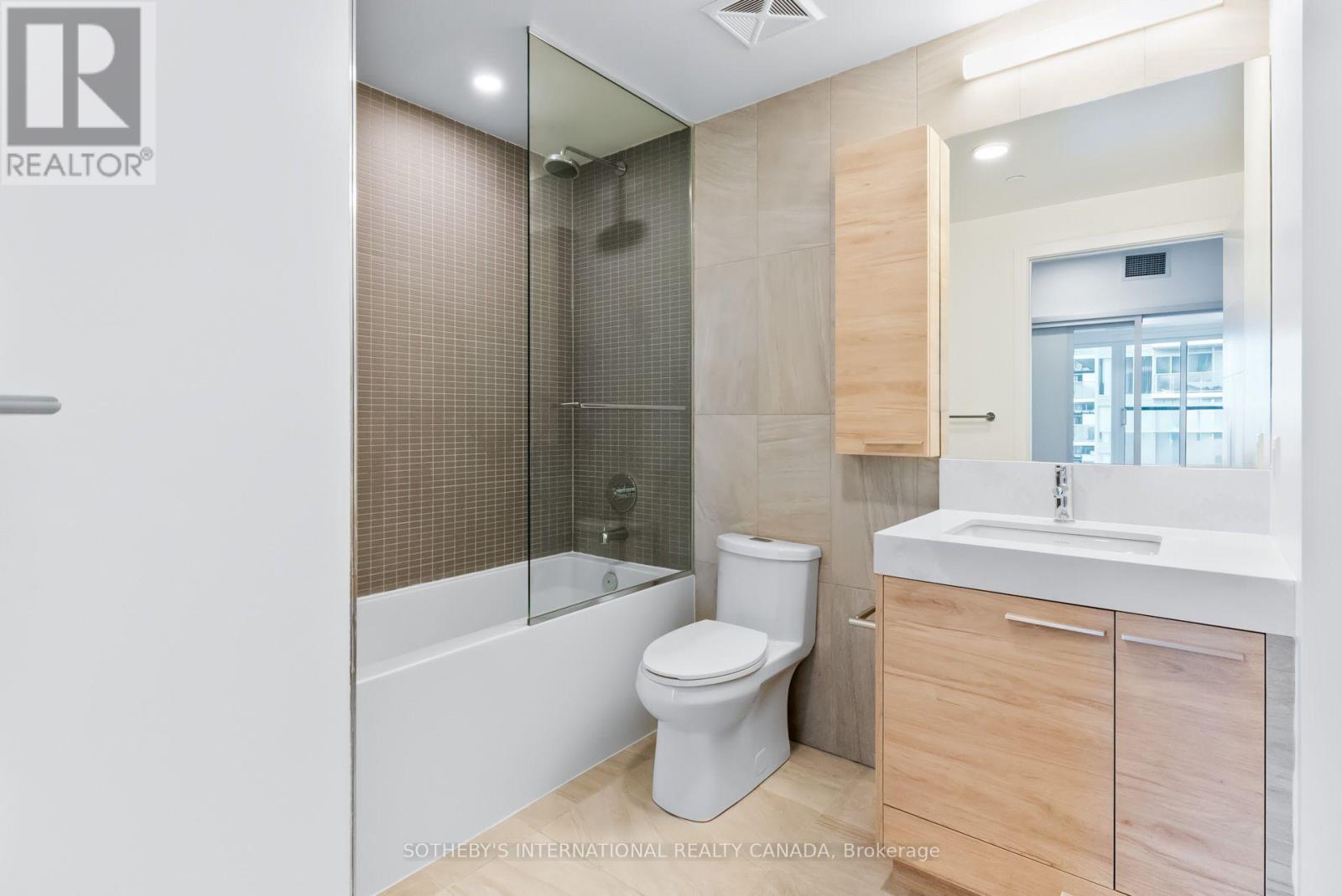 Ph06 - 200 Redpath Avenue Property Photo 11