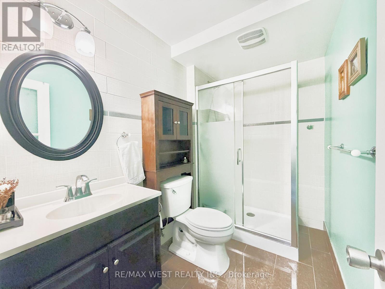 63 Summerside Crescent Property Photo 2