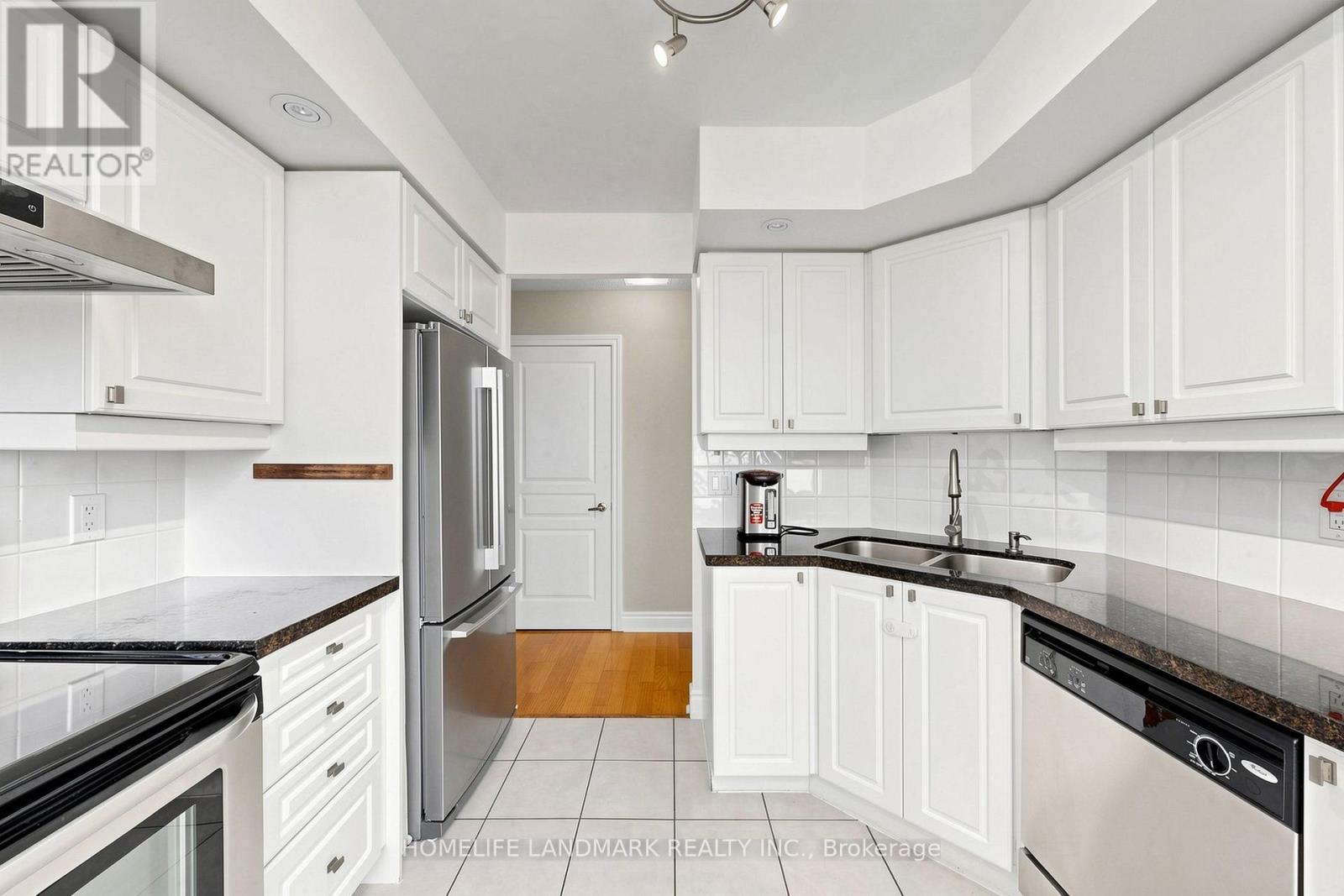 220 - 15 Northtown Way Property Photo 20