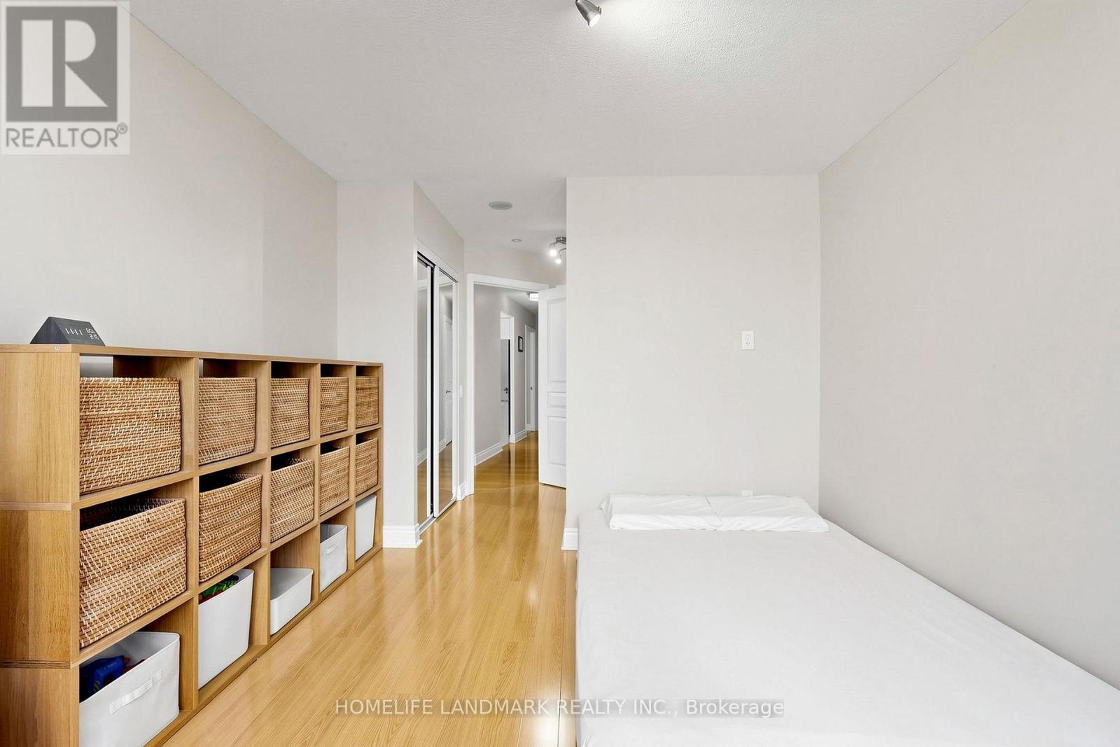 220 - 15 Northtown Way Property Photo 24