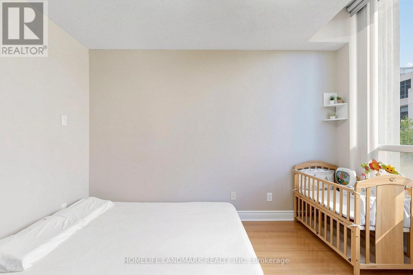 220 - 15 Northtown Way Property Photo 25
