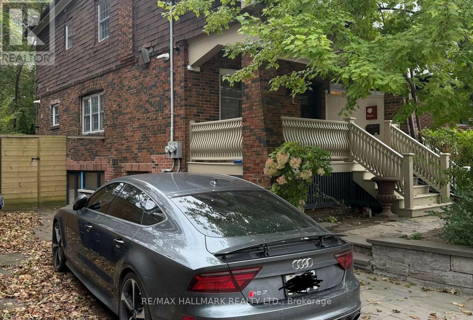 33 HILLSDALE AVENUE W Property Photo 1