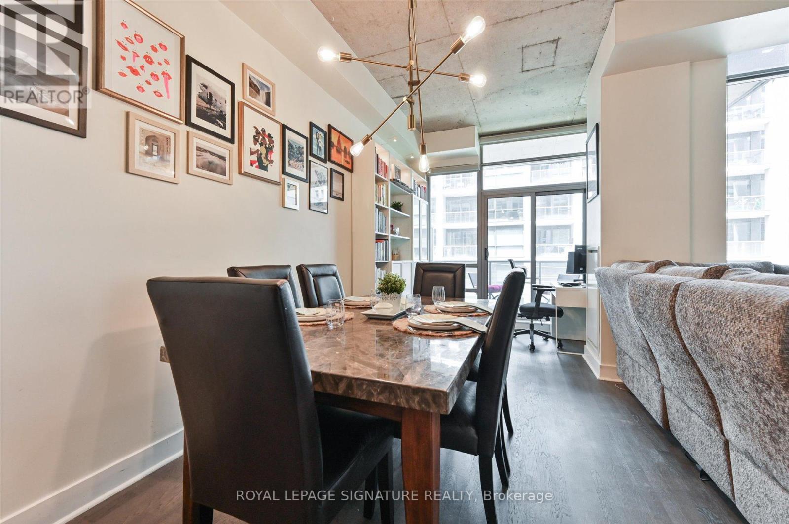 420 - 399 Adelaide Street W Property Photo 7