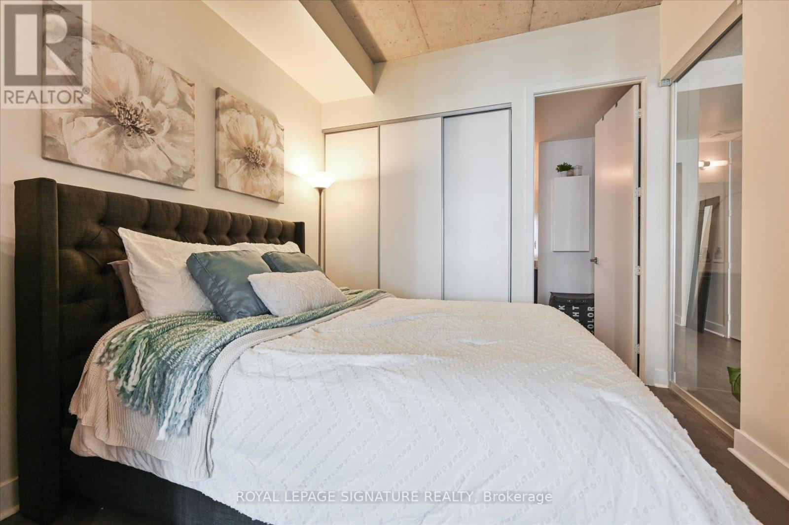 420 - 399 Adelaide Street W Property Photo 13
