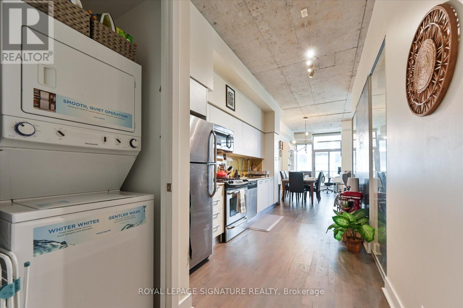 420 - 399 Adelaide Street W Property Photo 17