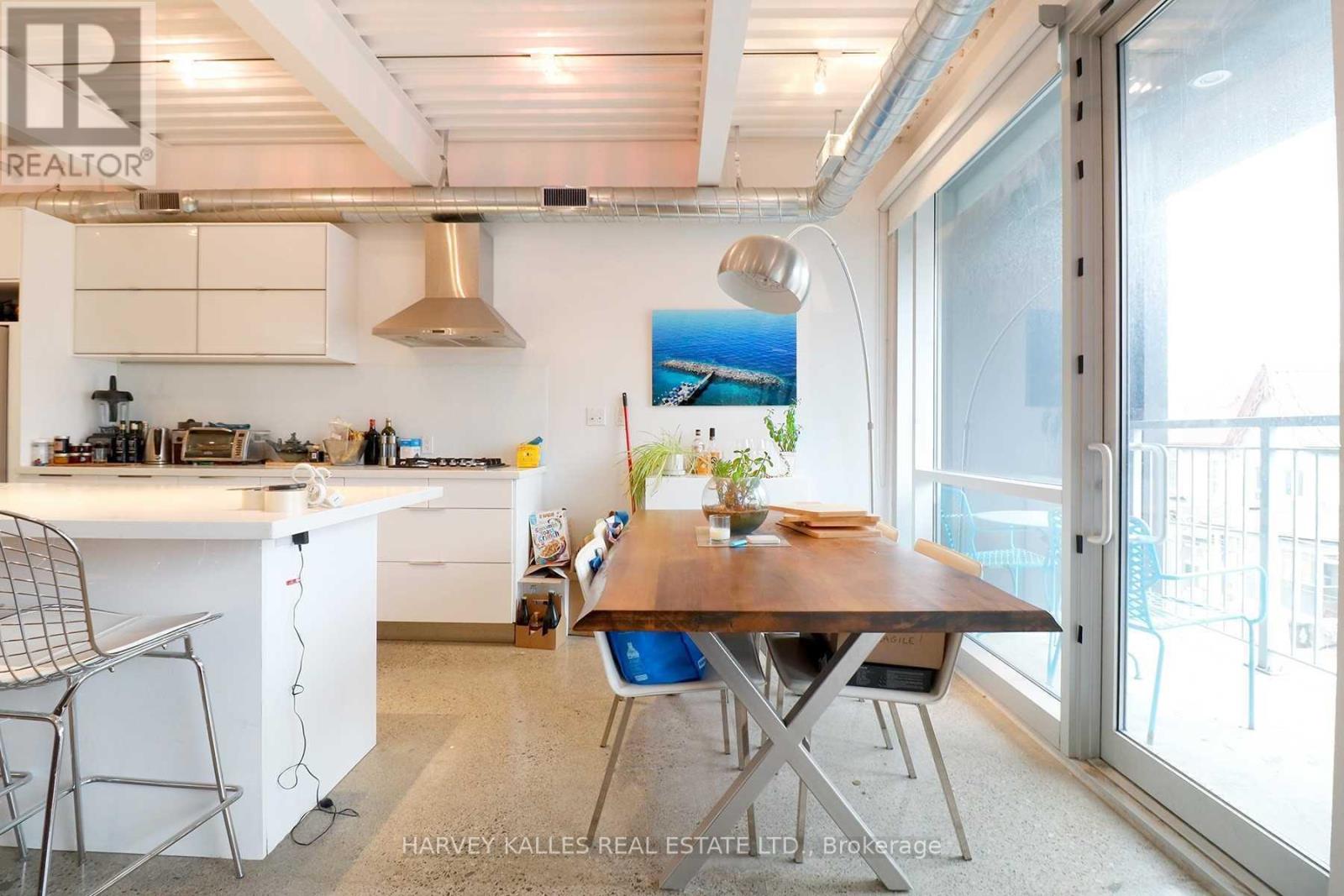Ph3a - 214 Bathurst Street Property Photo 13