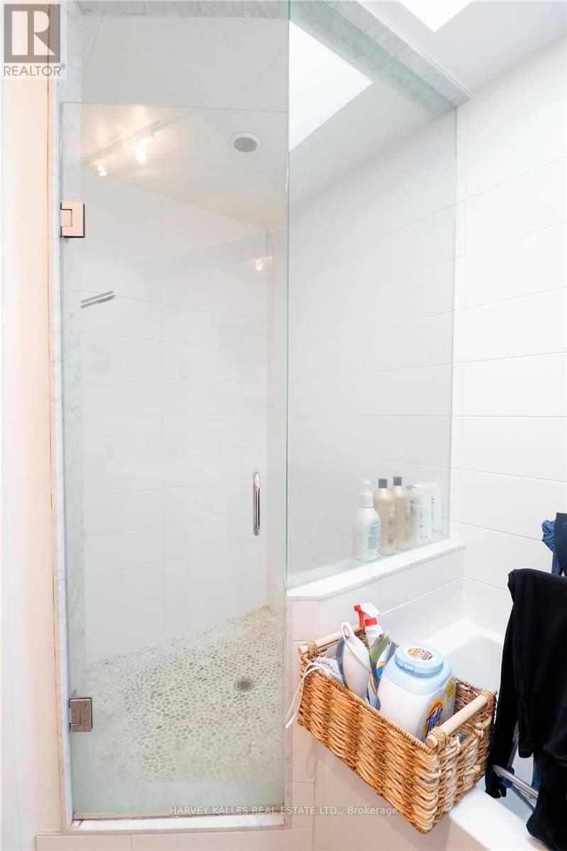 Ph3a - 214 Bathurst Street Property Photo 19