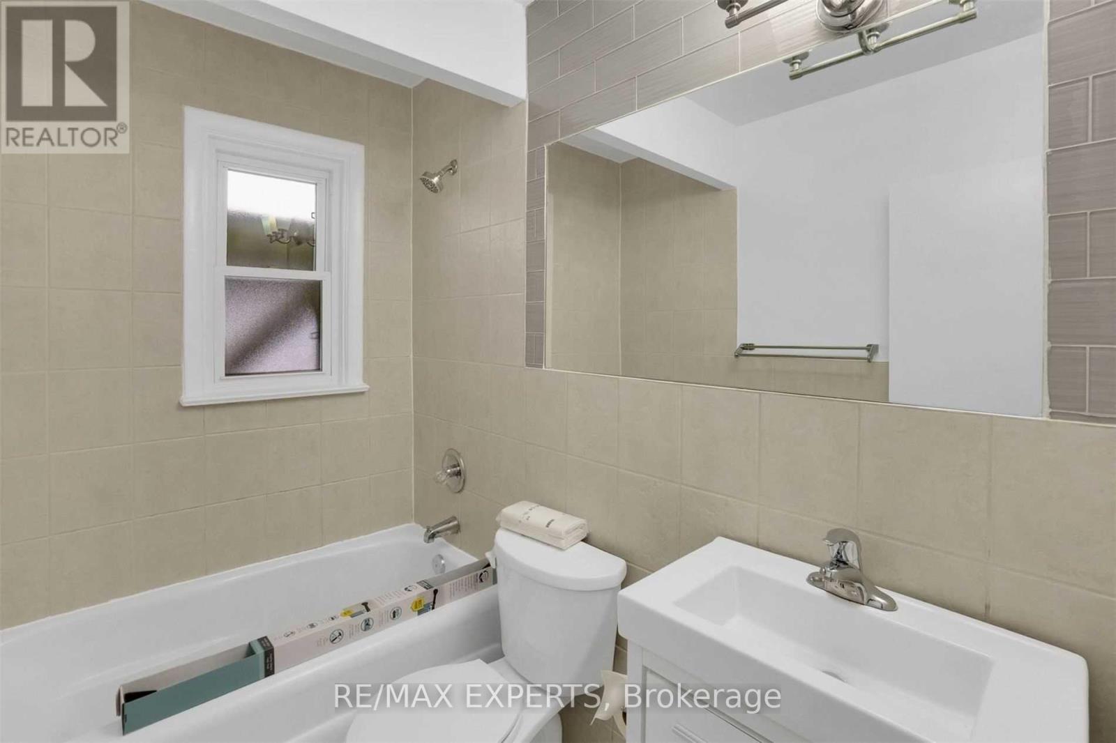 18 Robson Place Property Photo 9