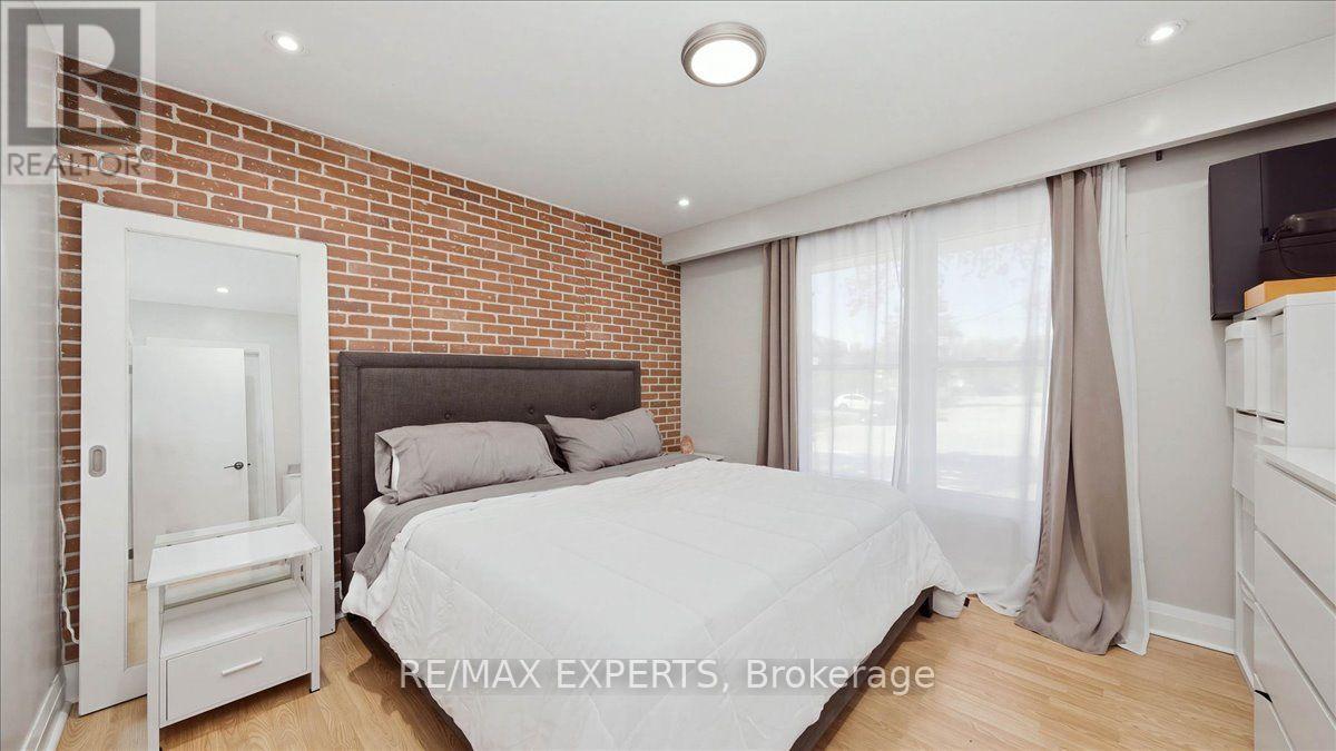 18 Robson Place Property Photo 10