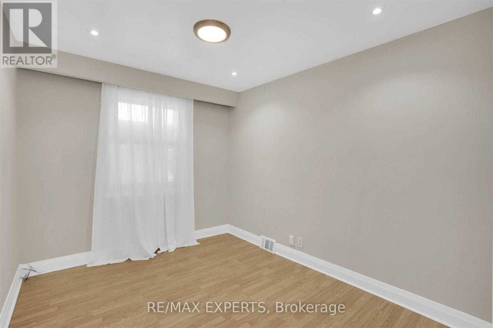 18 Robson Place Property Photo 18