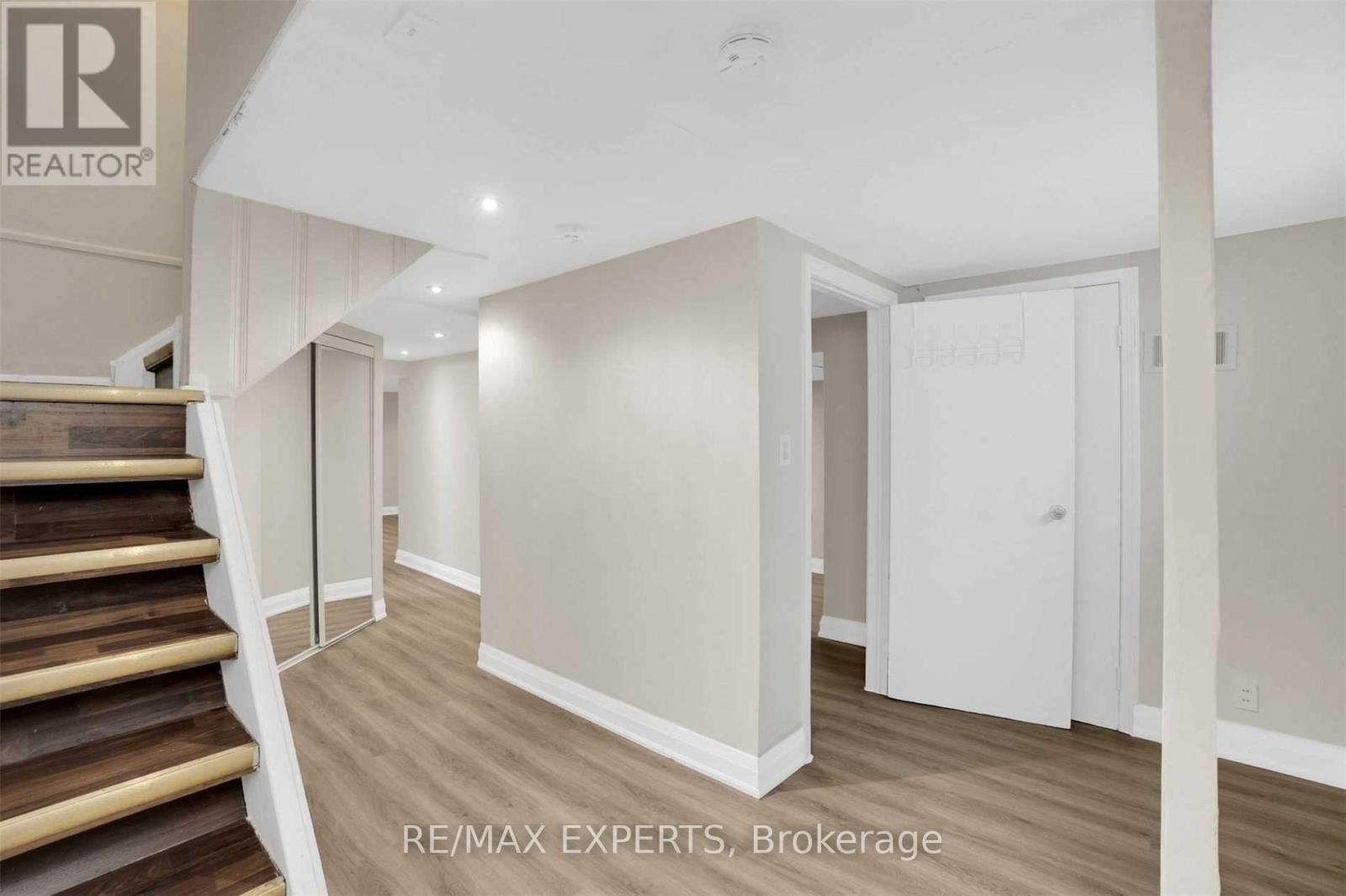 18 Robson Place Property Photo 19
