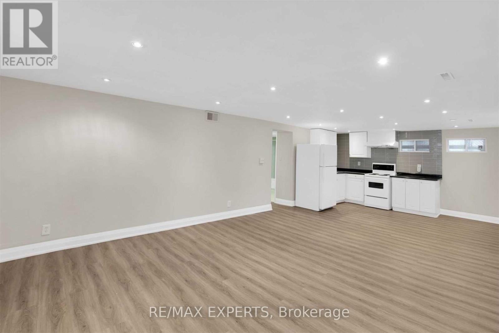 18 Robson Place Property Photo 23